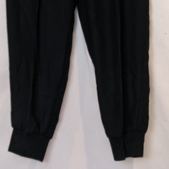 Gap Black Pleated Pull On Jogger Pants with Pockets size Medium - Picture 5 of 10